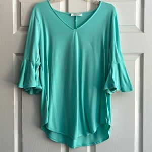 Zenana ladies top mint green size L excellent condition